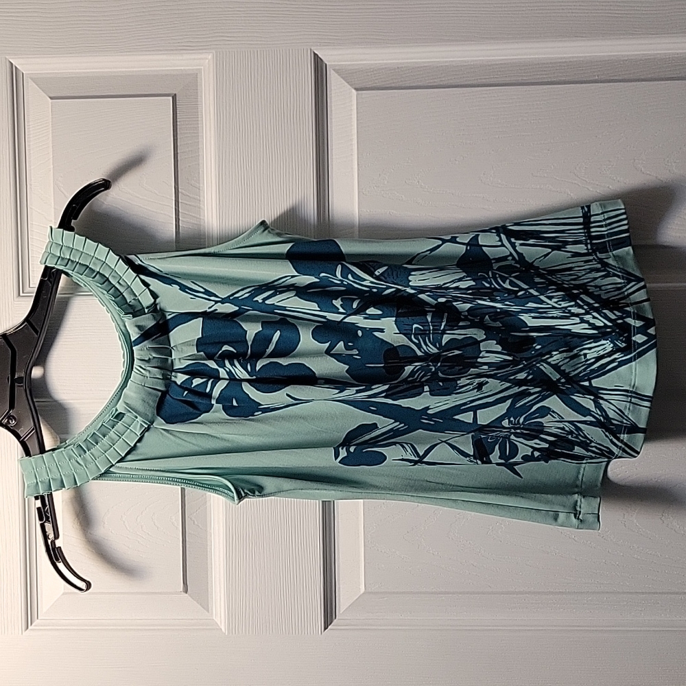 Women's dressy tank top. Size XS. From  THE LIMITED